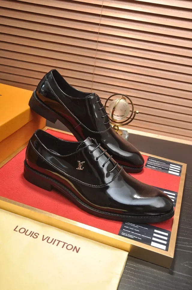 Louis Vuitton أحذية أكسفورد جلد أسود لامع رأس كاب 4