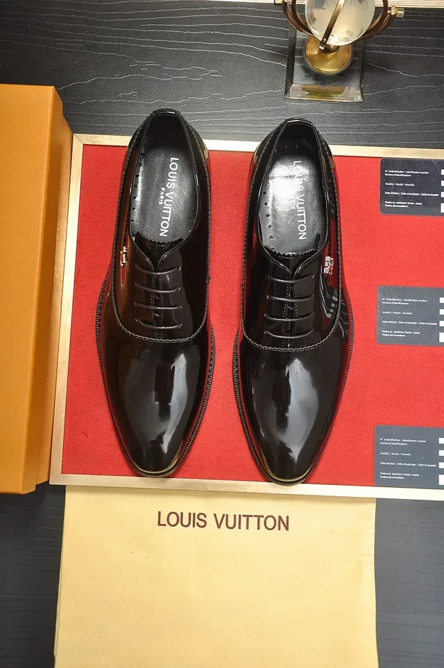 Louis Vuitton أحذية أكسفورد جلد أسود لامع رأس كاب 5
