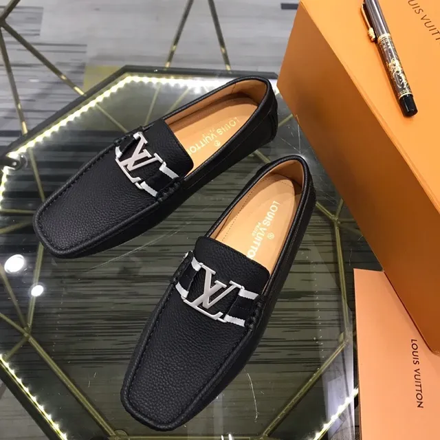 Louis Vuitton Black Silver Pebbled Leather Metal LV Buckle Loafer 7