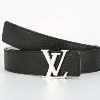 Louis Vuitton Cinturón de cuero hebilla monograma pebbled negra y plateada