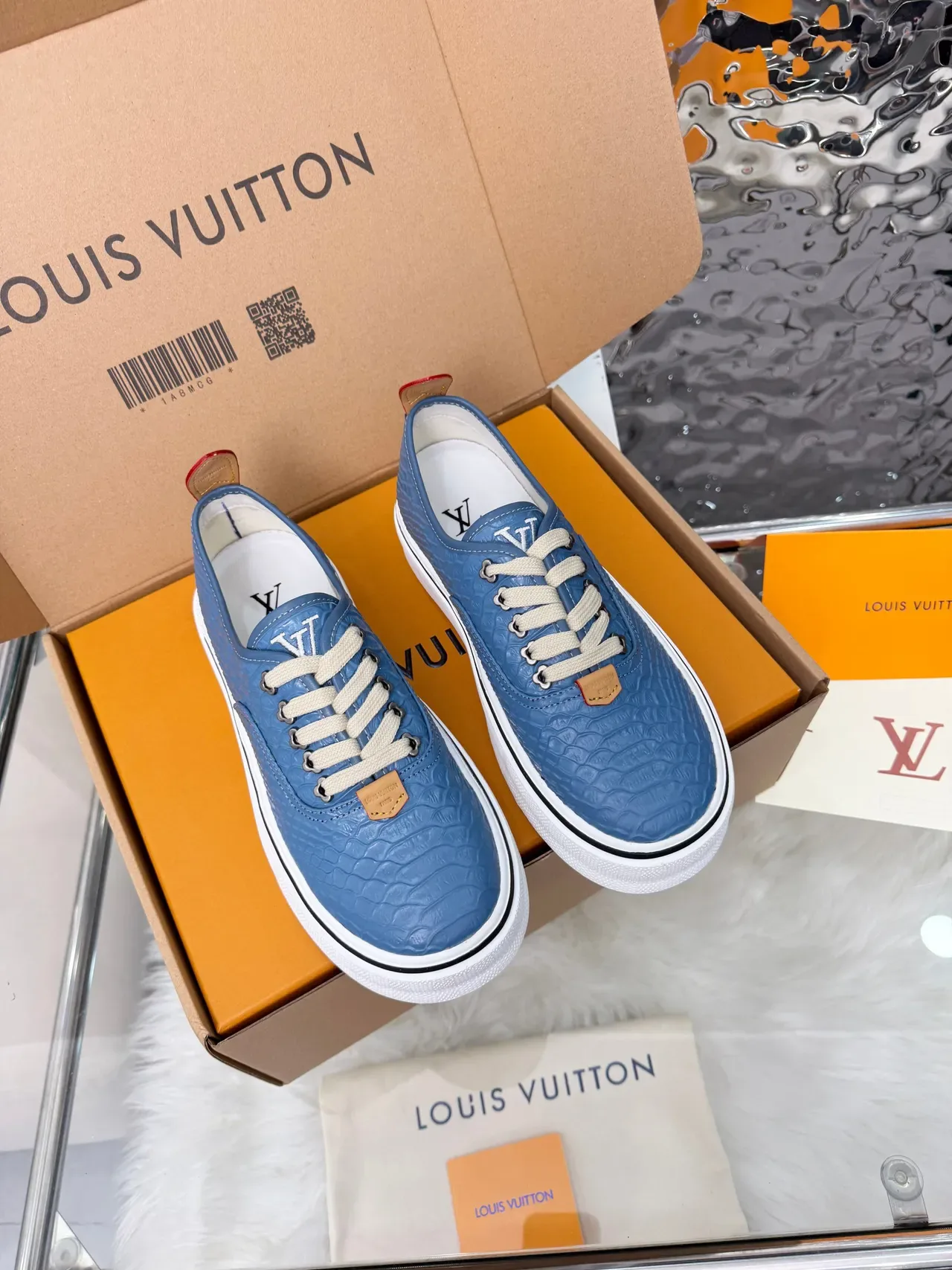 Sneakers Louis Vuitton plateforme bleu Croc-Embossed 5