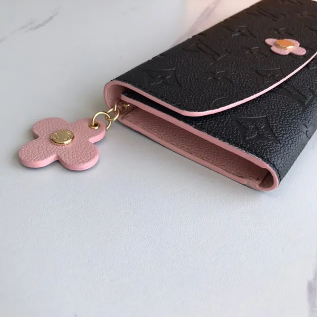 Louis Vuitton Portefeuille Long en Cuir Marron Bleu Monogram Embossé avec Fermeture de Flap 23