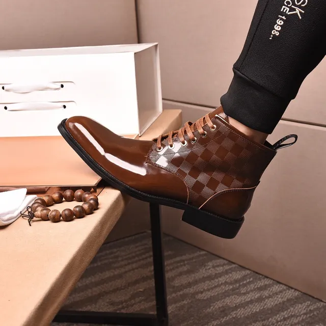 Louis Vuitton বাদামি পেটেন্ট এবং Damier Check এনকেল বুটস 7