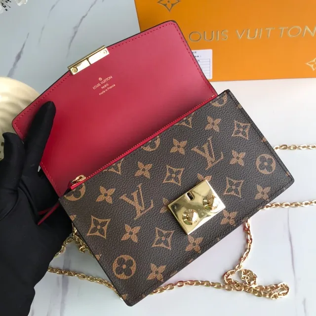 Louis Vuitton bolso con cadena canvas con monograma marrón rojo con acento de cuero 6
