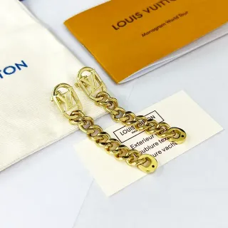 Louis Vuitton সোনালী মোনোগ্রাম চেইন লক হার্ডওয়্যার কার্ব লিংক কানের দুল