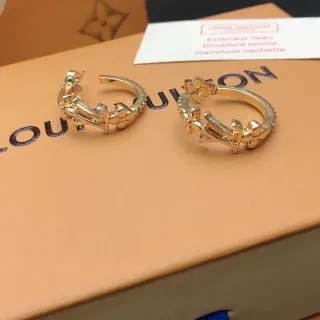 Louis Vuitton طابع زهوري أقراط حلق ذهبية