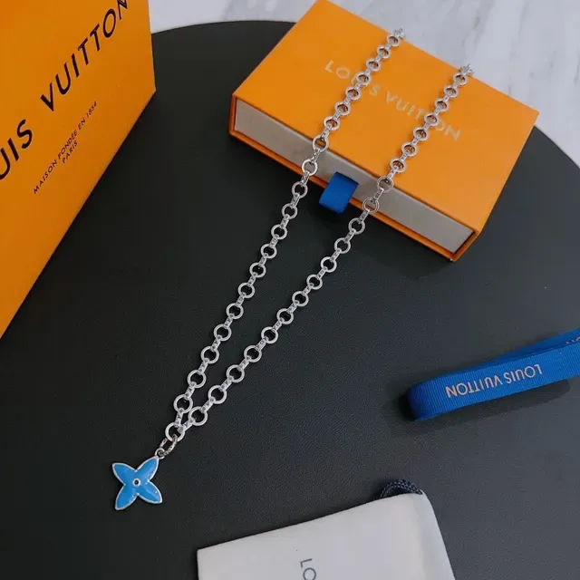 Colar Louis Vuitton Pingente Floral Corrente de Elos Azul Prata Flor Esmaltada 8