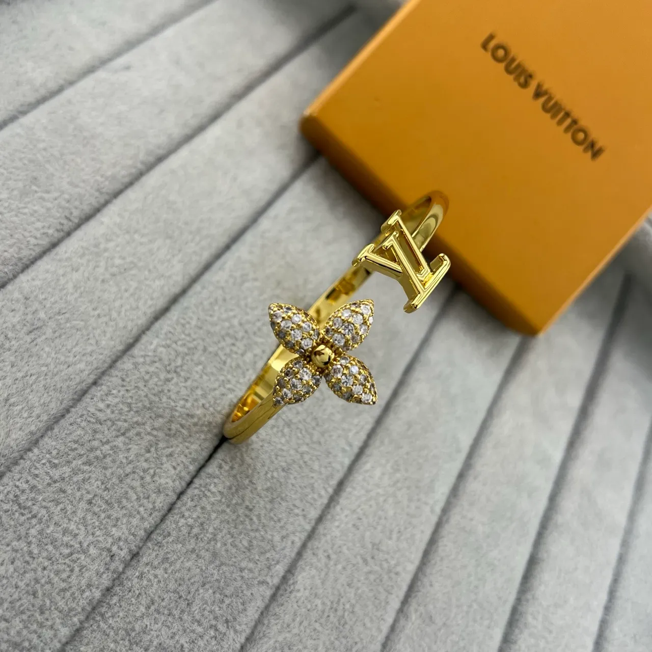 Louis Vuitton ফুল এবং মোনোগ্রাম রিং সোনা রূপা Pavé-Set ফ্লোরাল মোটিফ ওপেন-ব্যান্ড অক্ষর রিং 4