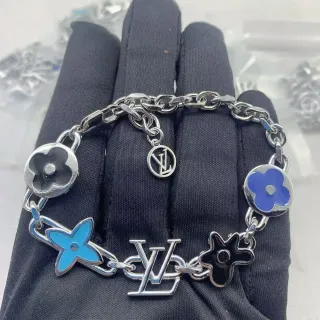 Louis Vuitton Pulsera Cadena Motivo Floral Esmaltado y Logo LV