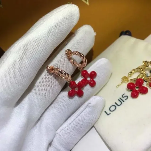Louis Vuitton Motif Flor Rojo Dorado Hoops Metal Trenzado Charms Esmaltados Aretes 6