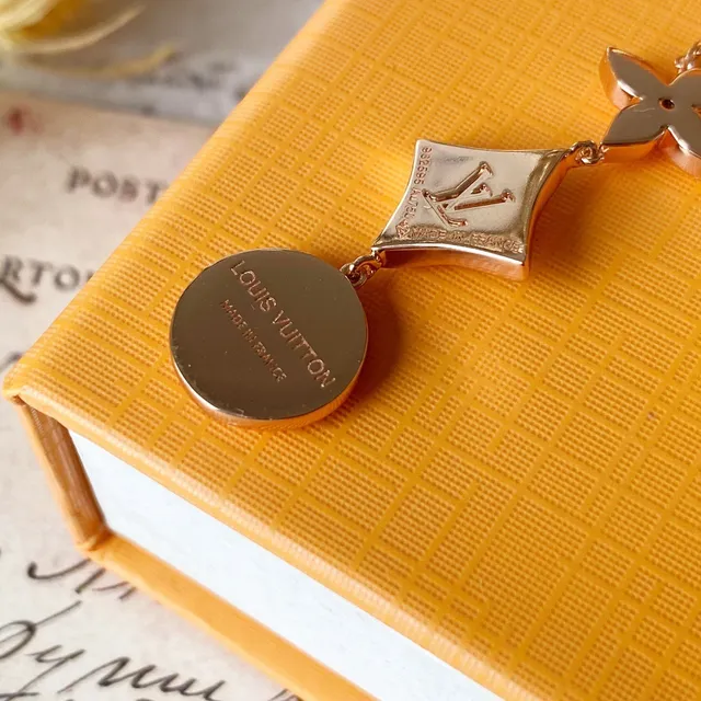 Louis Vuitton फूल पैटर्न तीन फूलों का हार 7