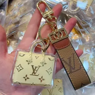 Louis Vuitton Sac à main miniature structuré doré brun monogrammé