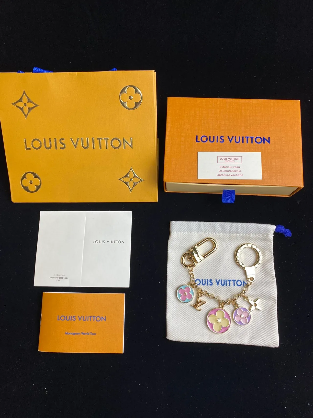 Louis Vuitton सुनहरा बहुरंगी धातु मिनाकारी चार्म्स फोन केस 4