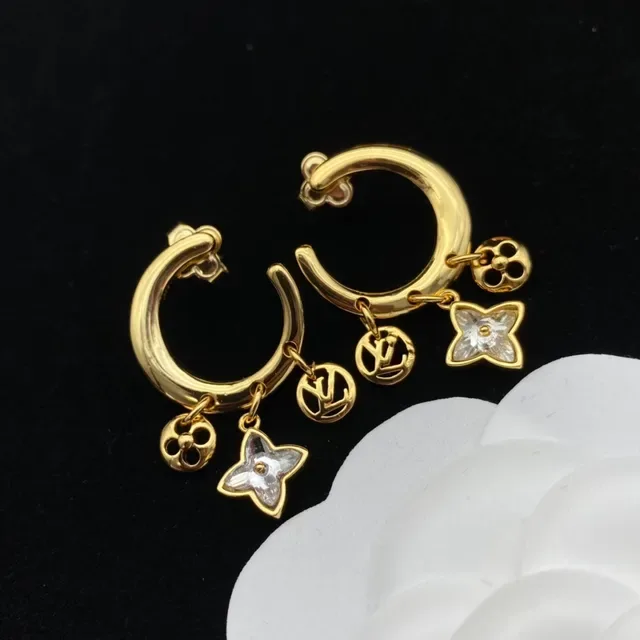 لويس فتون أقراط ذهبية شفافة بـ charm معلقة 9