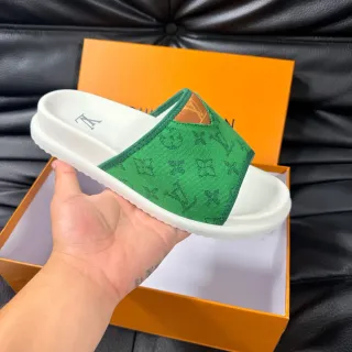 Louis Vuitton 绿色花押字拖鞋