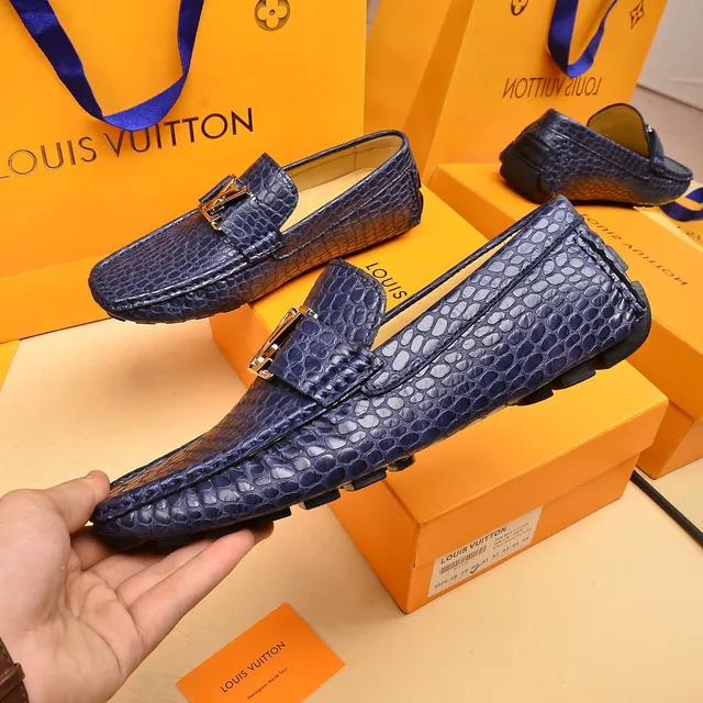Louis Vuitton لوفر بحري ذهبي جلد مطبوع تمساح معدني مشبك LV Twist لوفر 7