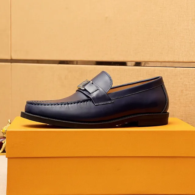 Louis Vuitton Mocasin Marino Cuero Patentado LV Buckle 6