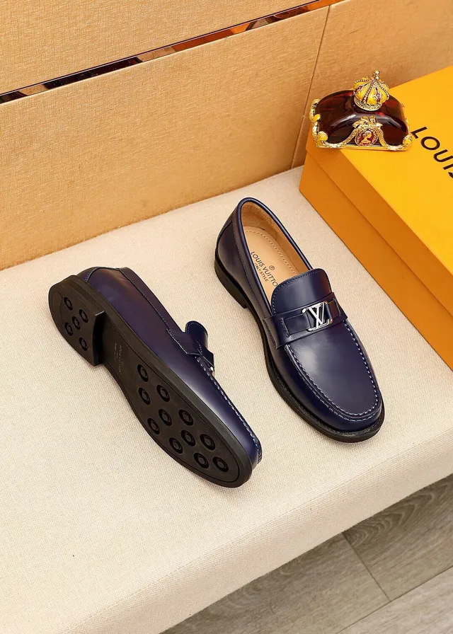 Louis Vuitton Mocasin Marino Cuero Patentado LV Buckle 7