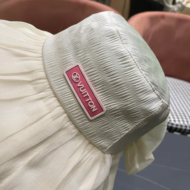 Louis Vuitton Logo Plaque Pleated Ruffled Bucket Hat 3
