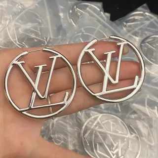 Louis Vuitton LV Circle Hoop أقراط فضية