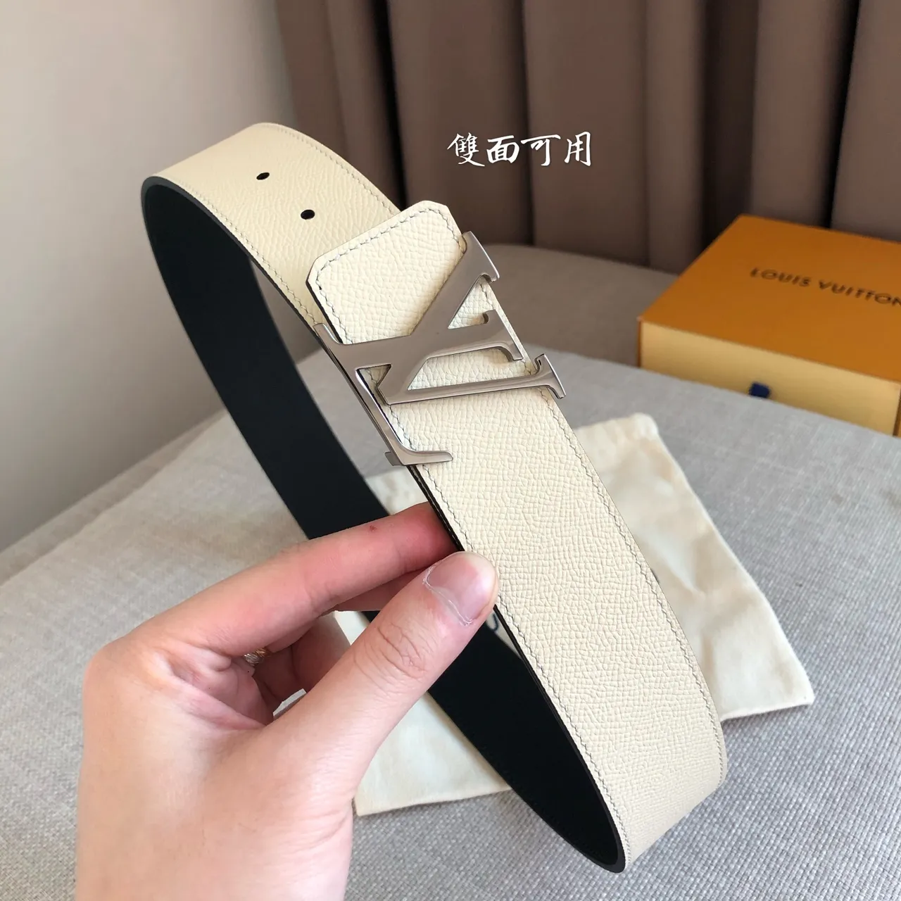 Louis Vuitton LV Initiales 40mm Cinto de couro preto liso 5