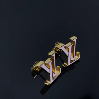 Louis Vuitton LV Initials أقراط أذنية بيضاء مينا ذهبية
