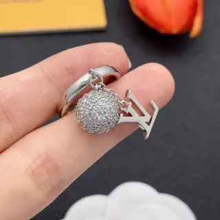 लुई विटन LV मोनोग्राम और पावे क्रिस्टल गेंद रिंग