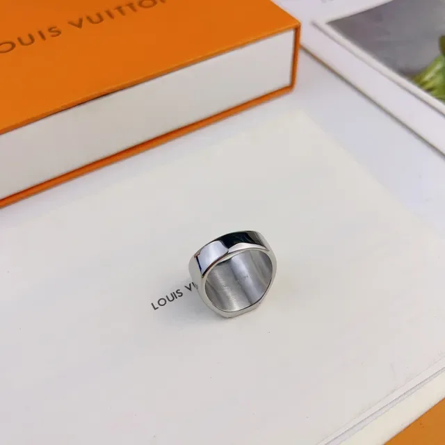 Louis Vuitton LV Signet Ring Silver-Tone Square Engraved Ring 2