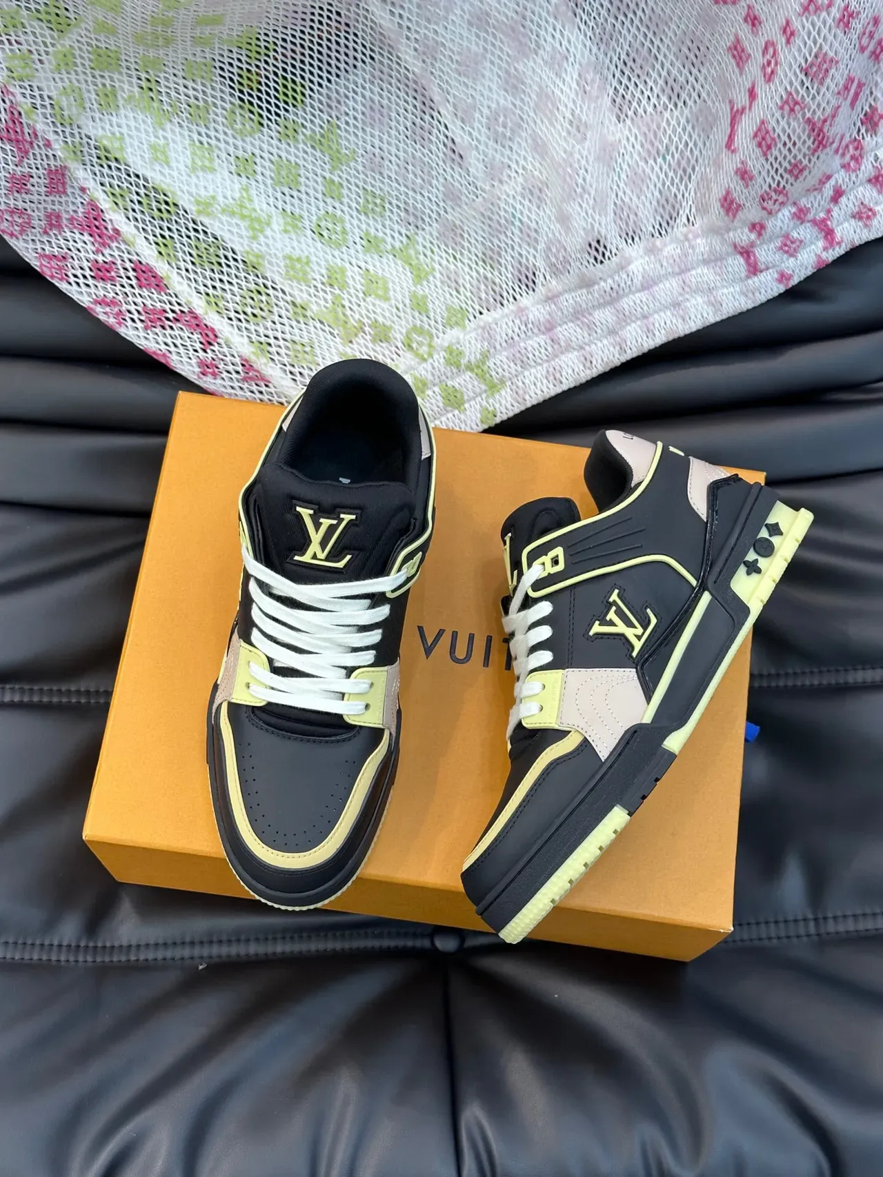Louis Vuitton LV Trainer Sneakers Lifestyle Noir Beige Low-Top Matériau Mixte 2