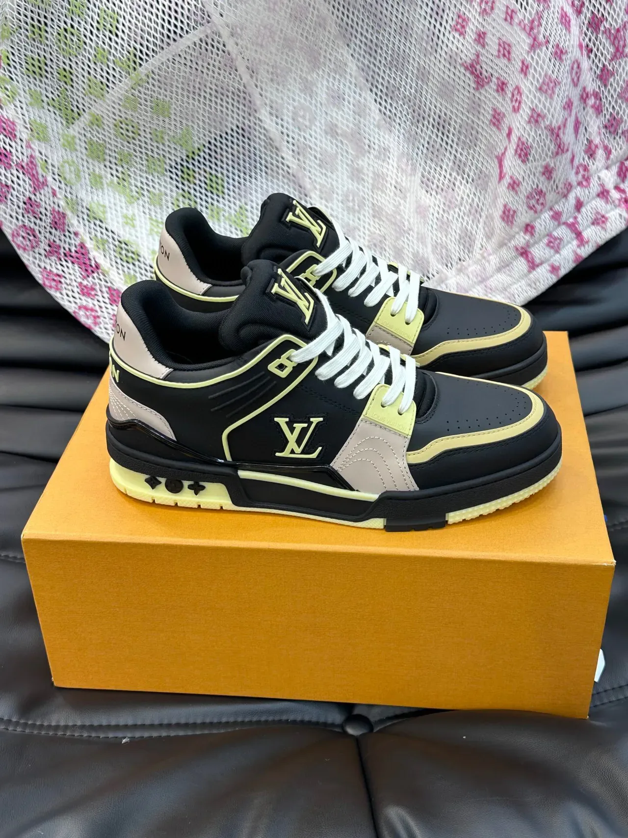 Louis Vuitton LV Trainer Sneakers Lifestyle Noir Beige Low-Top Matériau Mixte 3