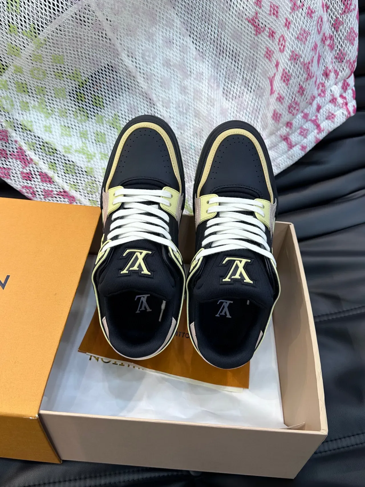 Louis Vuitton LV Trainer Sneakers Lifestyle Noir Beige Low-Top Matériau Mixte 4