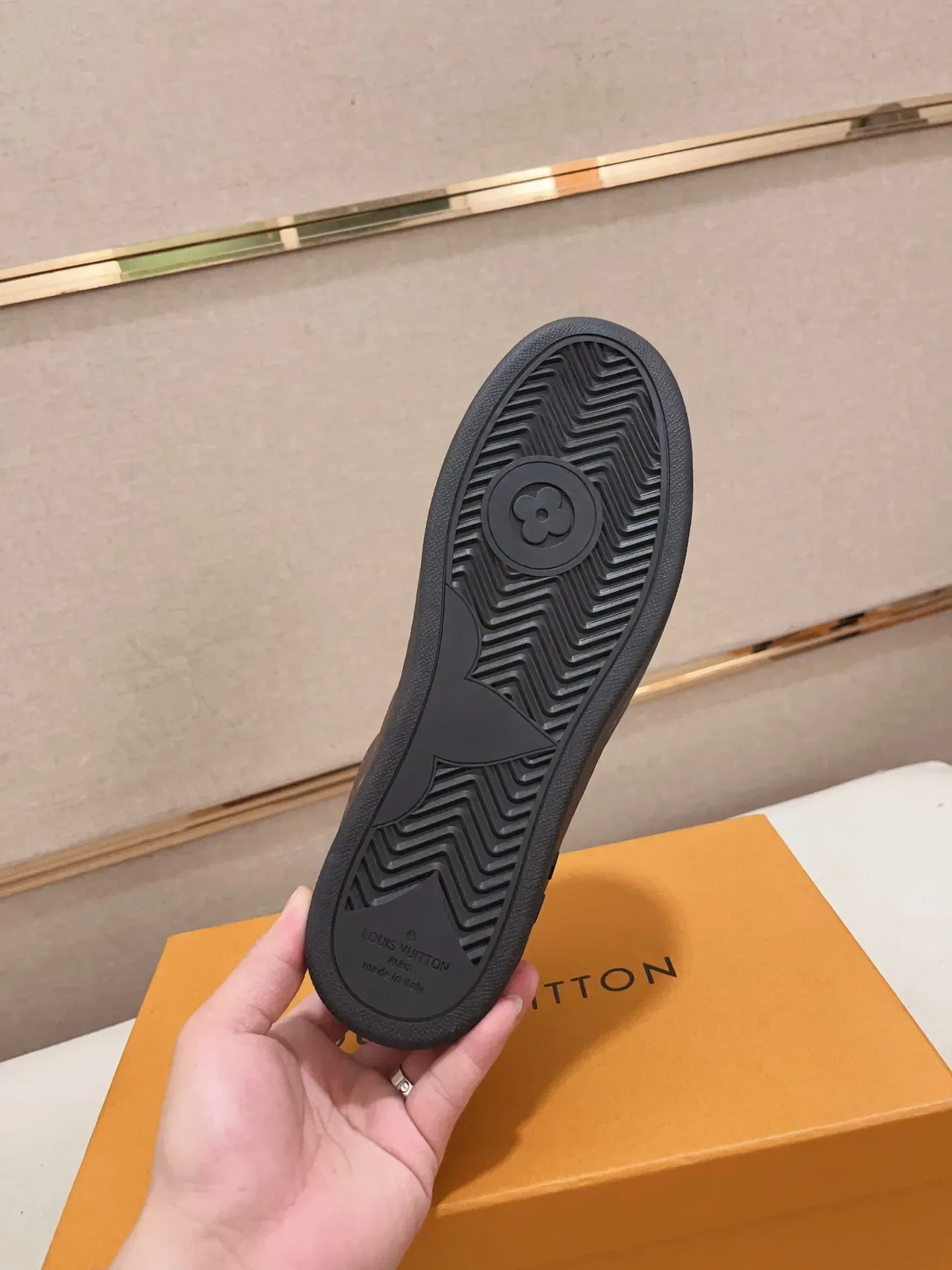 लुई विटन LV Trainer काला भूरा मोनोग्राम कैनवास लेदर ओवरले लाइफस्टाइल स्नीकर 9