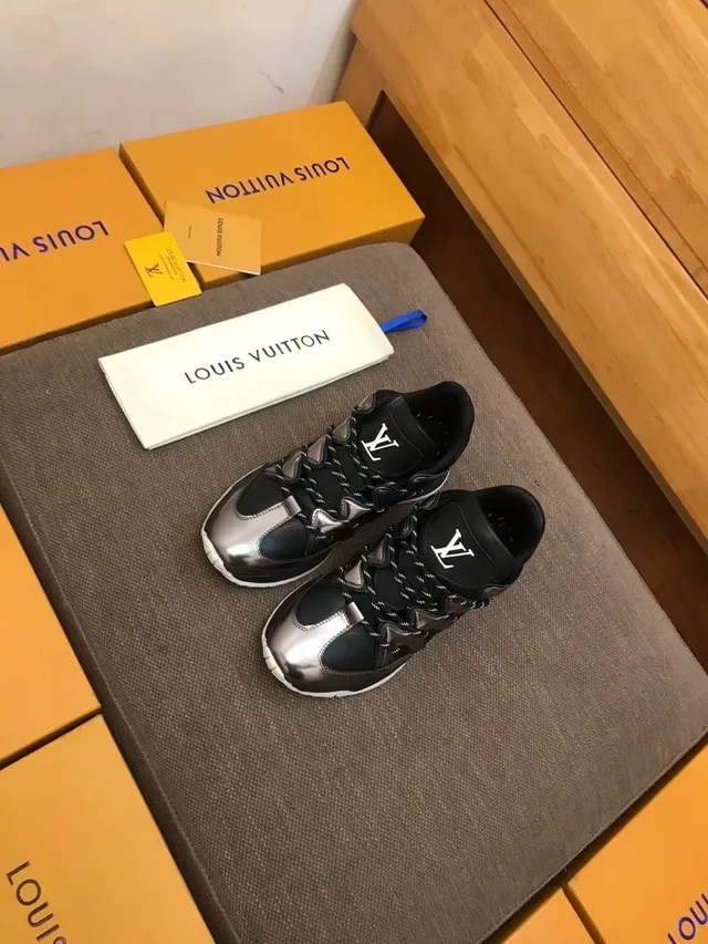 Louis Vuitton LV Trainer Black Gold Chunky Silhouette Metallic Wave Overlay Lifestyle Sneakers 3