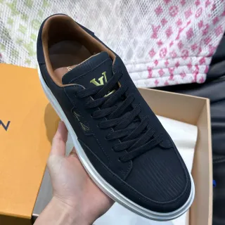 लुई विटटन LV Trainer ब्लैक गोल्ड रिब्ड सूड अपर मोनोग्राम लाइफस्टाइल स्नीकर्स