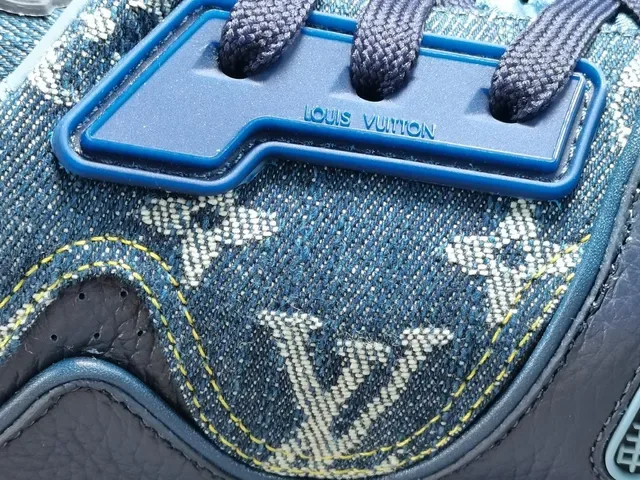 Louis Vuitton LV Trainer Sneakers Lifestyle Bleu Marine Monogrammé Hybride Denim-Cuir Sculpté Multi-Tons Semelle Milieu Style de Vie 5