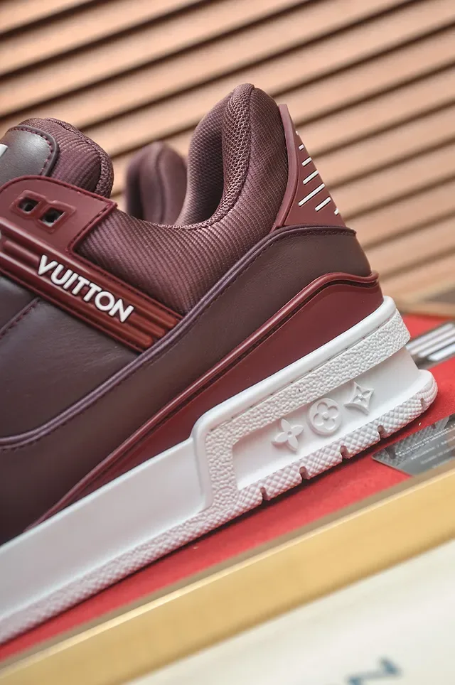 Louis Vuitton LV Trainer Borgoña Blanco Cuero Superior Suela Media Gruesa Lifestyle Sneakers 2