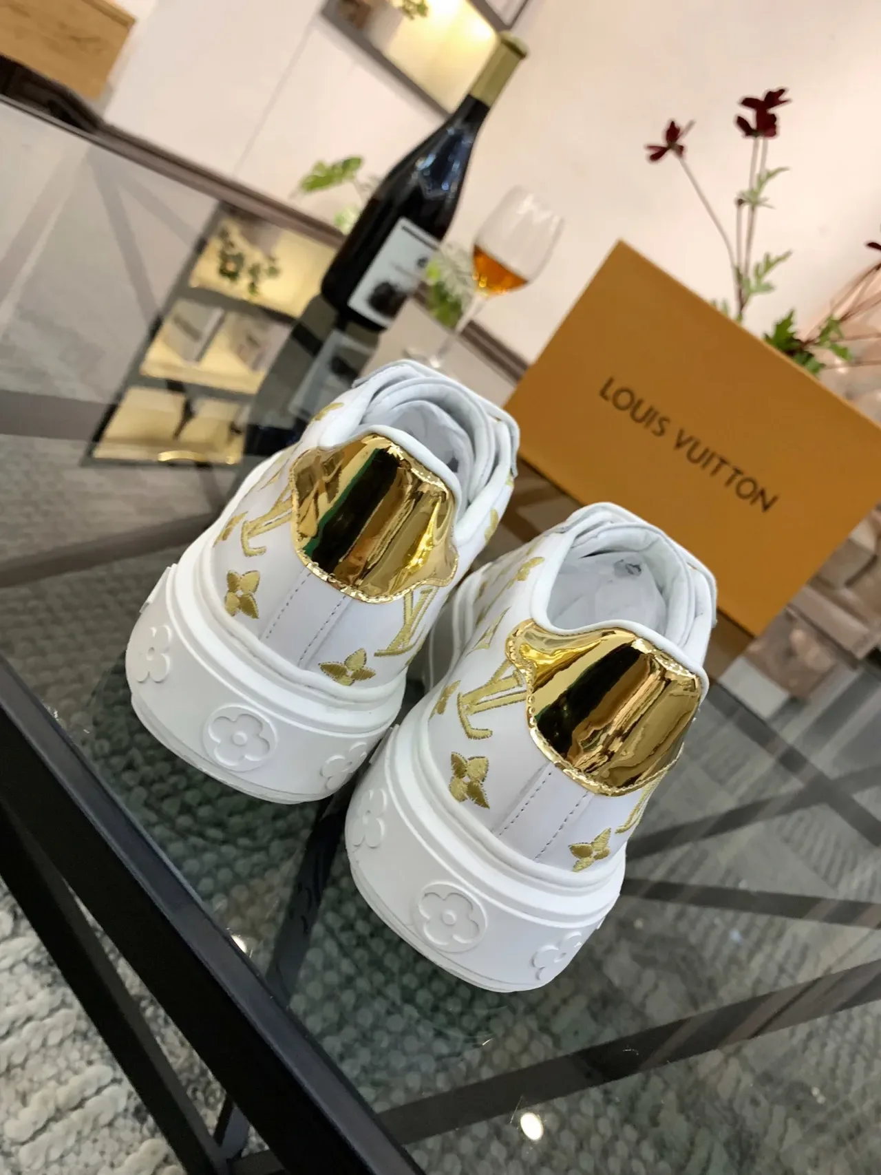 Louis Vuitton LV Trainer Tênis Lifestyle Brancos e Dourados com Monogram 3