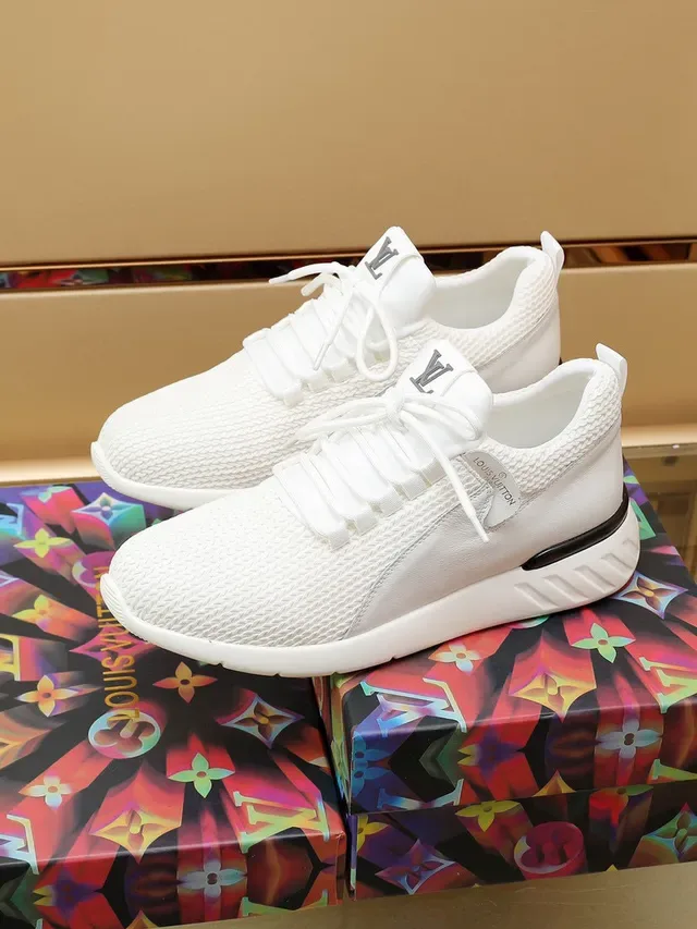 Louis Vuitton LV Trainer Tênis Lifestyle Branco e Preto com Upper de Malha e Língua Integrada 6