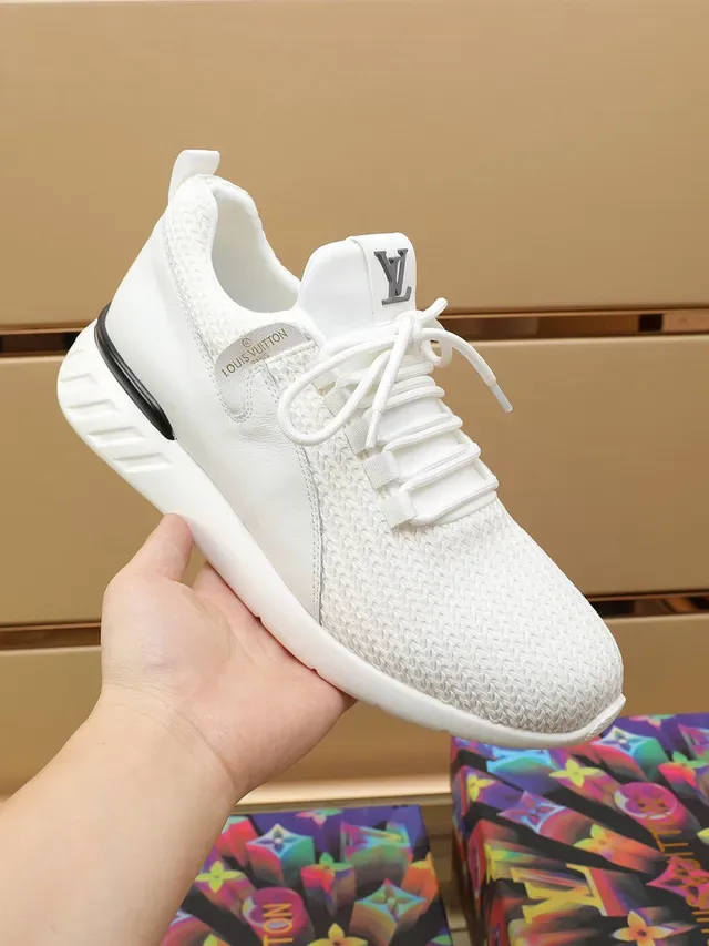 Louis Vuitton LV Trainer Tênis Lifestyle Branco e Preto com Upper de Malha e Língua Integrada 7