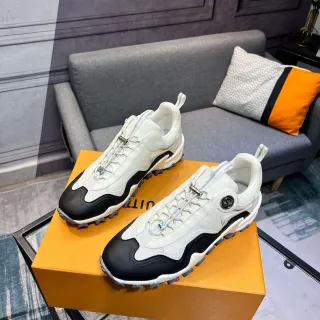 Louis Vuitton LV Trainer সাদা কালো সোল স্কাল্পটেড ওয়েভ মিডসোল চাঙ্কি স্নিকার