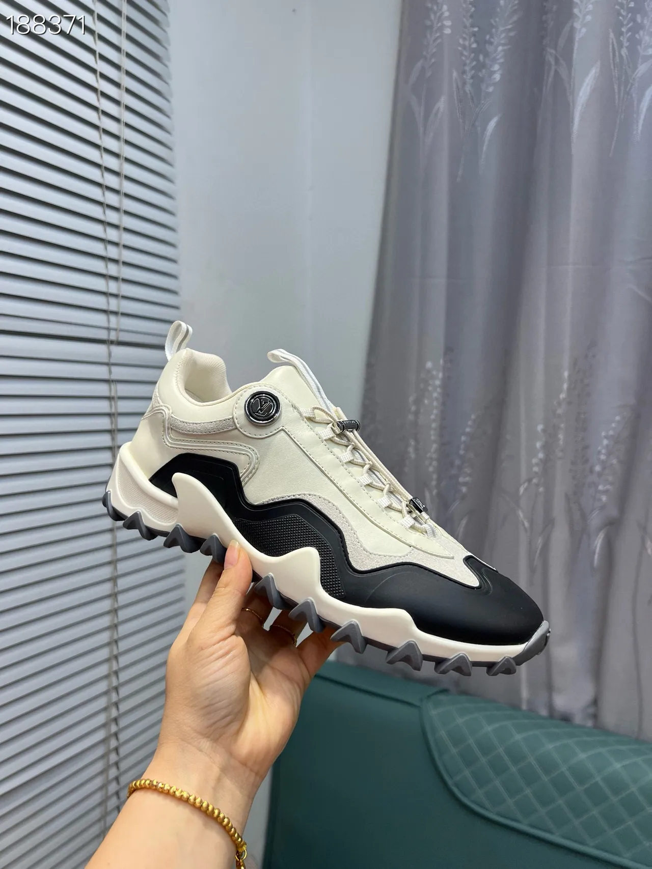 Louis Vuitton LV Trainer Blanc Semelle Noire Sculpted Wave Midsole Chaussures Chunky 5