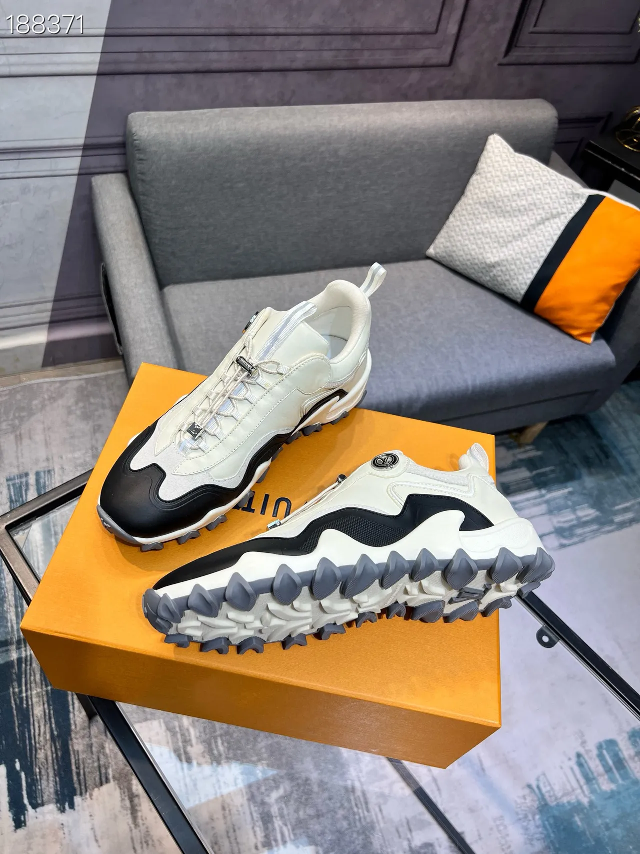Louis Vuitton LV Trainer Blanc Semelle Noire Sculpted Wave Midsole Chaussures Chunky 6
