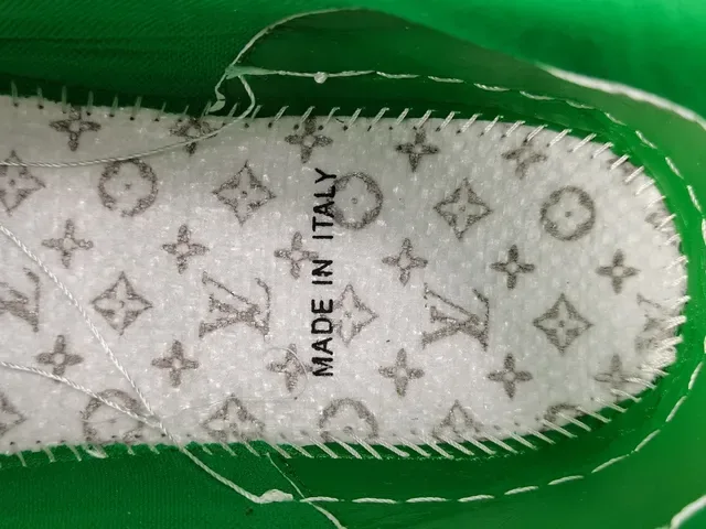 Louis Vuitton LV Trainer Tênis Lifestyle Branco Verde Couro Superior Costuras Contrastantes E Acentos 3