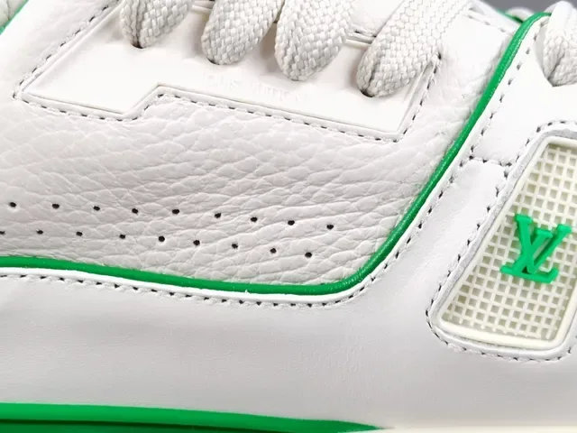 Louis Vuitton LV Trainer Tênis Lifestyle Branco Verde Couro Superior Costuras Contrastantes E Acentos 6