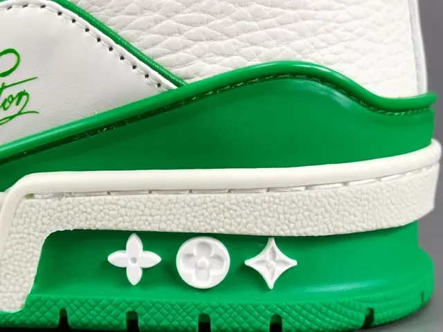 Louis Vuitton LV Trainer Tênis Lifestyle Branco Verde Couro Superior Costuras Contrastantes E Acentos 7