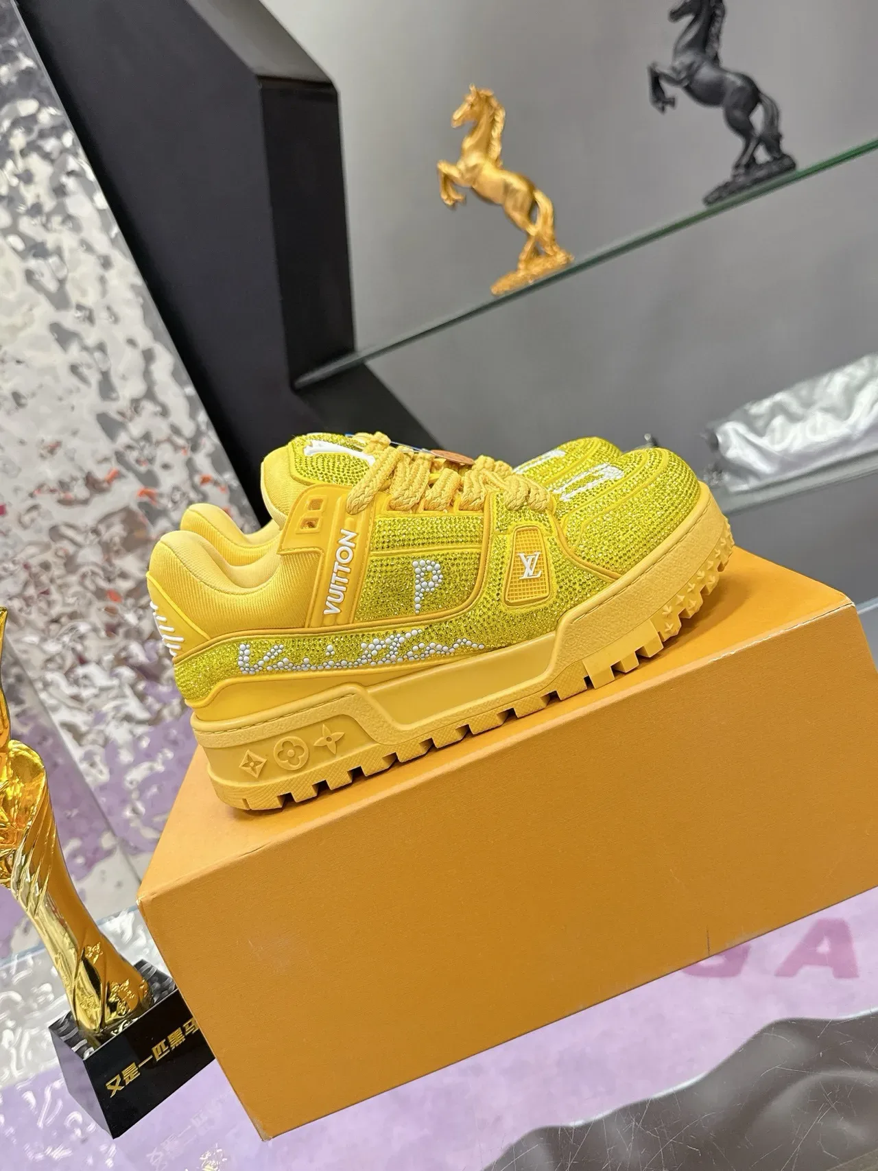 Louis Vuitton LV Trainer 黄色白色 水晶-镶嵌 网状绳-系带 生活方式运动鞋 5