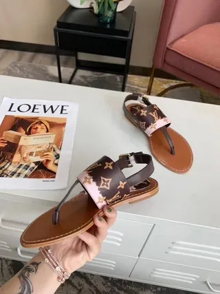 Louis Vuitton 米色印花帆布粉色滚边平跟人字拖休闲凉鞋 4