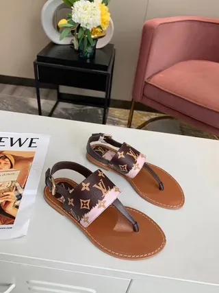 Louis Vuitton 米色印花帆布粉色滚边平跟人字拖休闲凉鞋 7