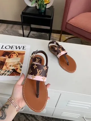 Louis Vuitton 米色印花帆布粉色滚边平跟人字拖休闲凉鞋 9