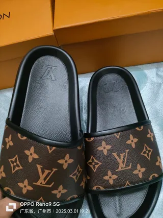 Louis Vuitton Monograma Lona Slides 2